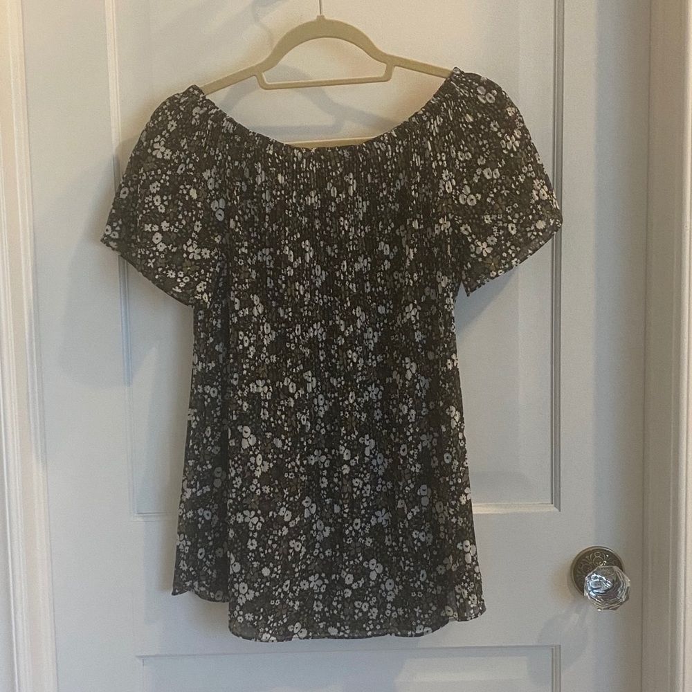 Michael Kors olive top